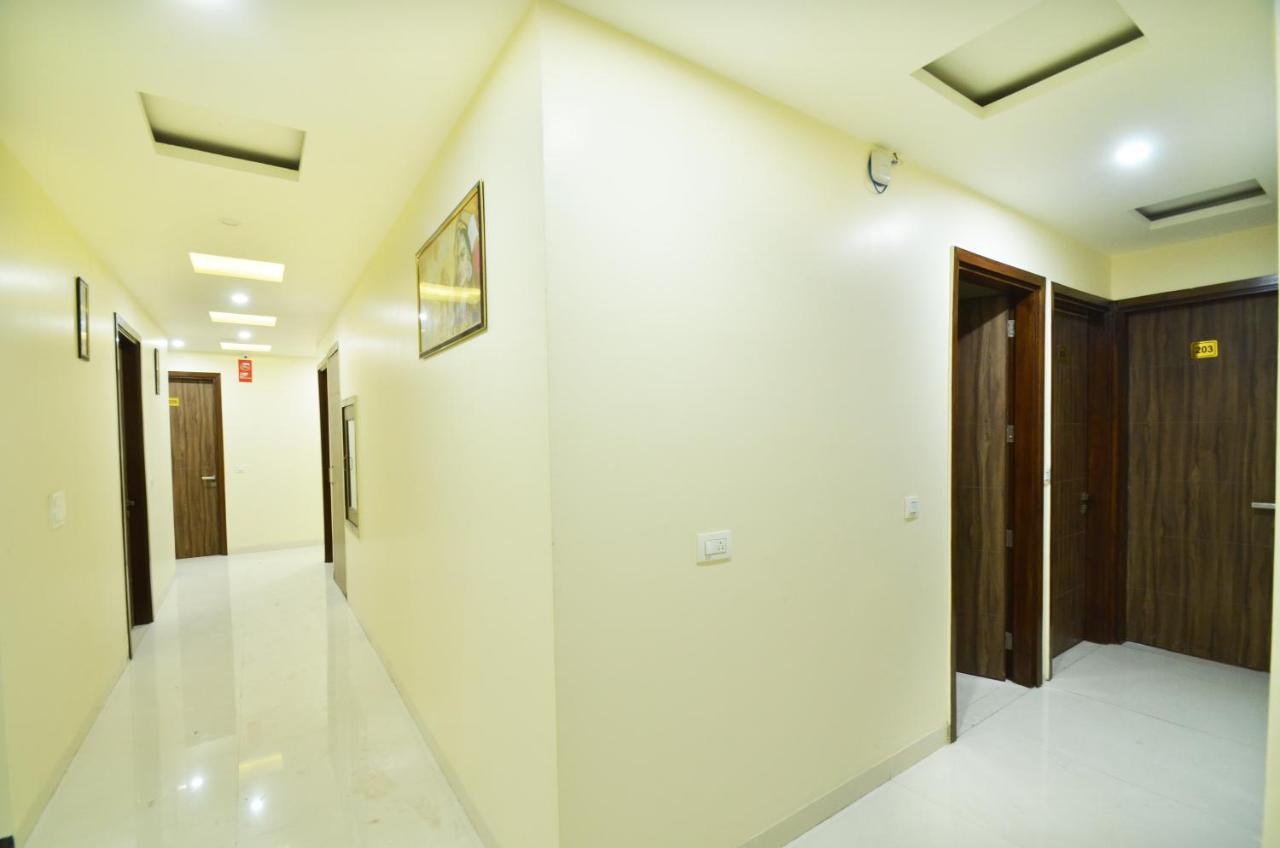 Capital O 8510 Welcome Inn Amritsar Exterior foto